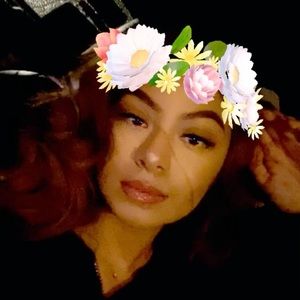 Meet your Posher, Alicia